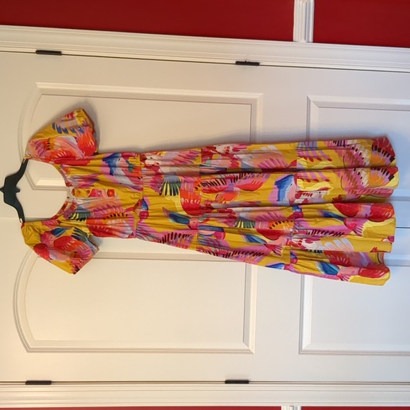 FARM Rio Dresses & Skirts - Farm Rio Macaws Neon sleeve dress